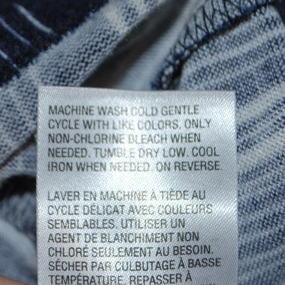 3/$30 - Navy, White & Gold Peekaboo Top - L - Picture 13 of 13